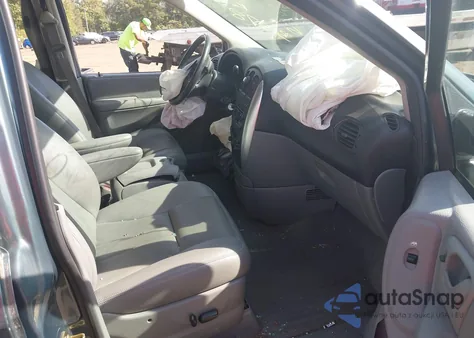 2006 Chrysler Town & Country Touring z USA, uszkodzony, nr VIN 2A8GP54L36R922717